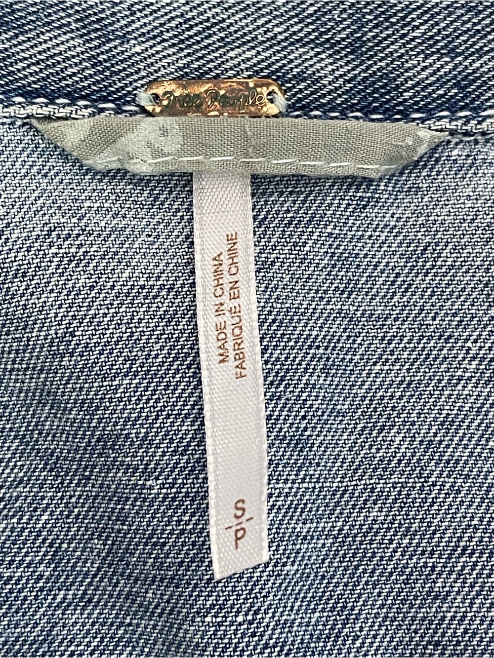 Free People Light Blue Denim Jean Jacket s/p - Picture 3 of 6